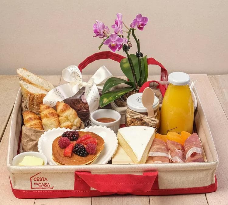 Café da manhã servido na Casa da Adriana